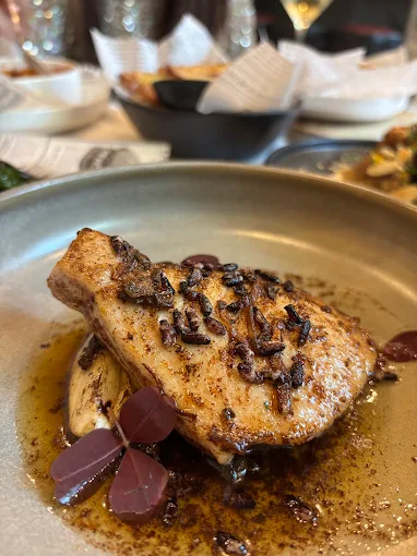 Wine tasting & bites, 5