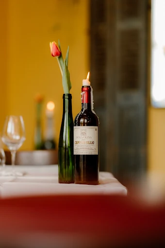 Wine tasting & bites, 3