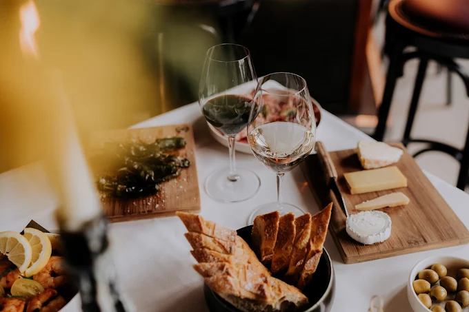 Wine tasting & bites, 2